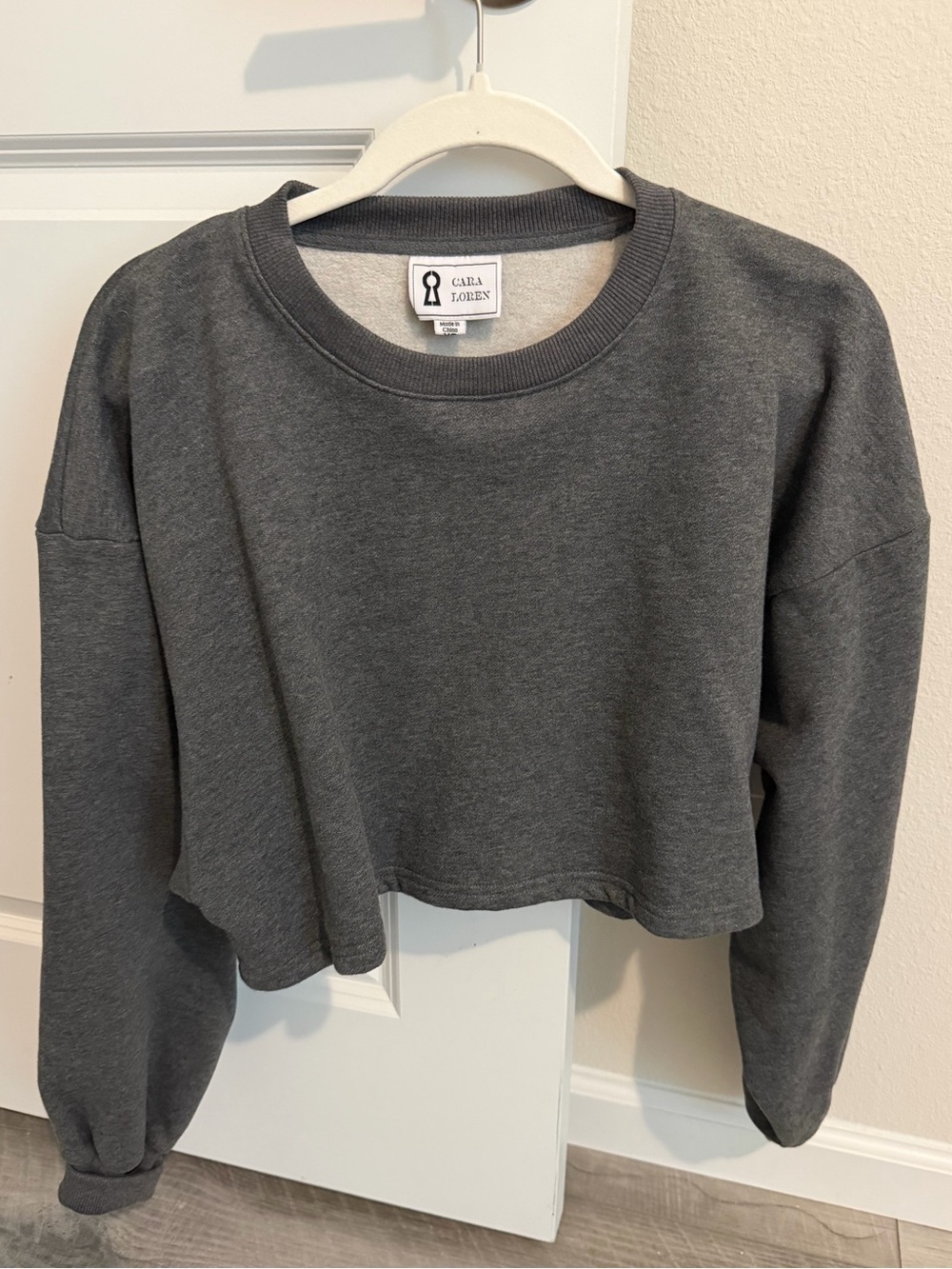 Cara Loren Active Cropped Gray Sweatshirt XS Activewear Gym SOLD OUT - Picture 6 of 12